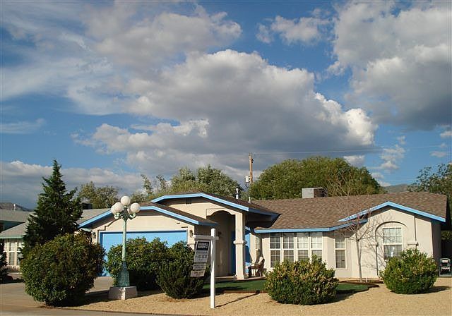 1st image of 411 Santa Fe Dr