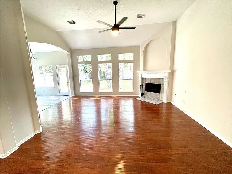 71 E Hobbit Glen Dr — Photo 5