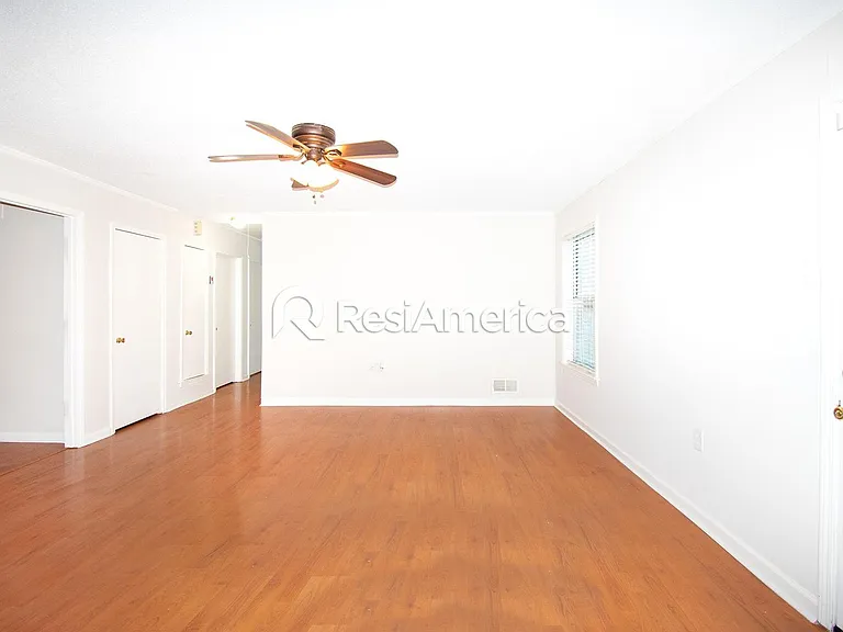 3922 N Heatherhill Dr — Photo 3