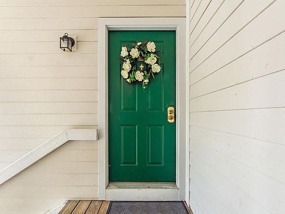 4th image of 6710 Durwood Ln #6710