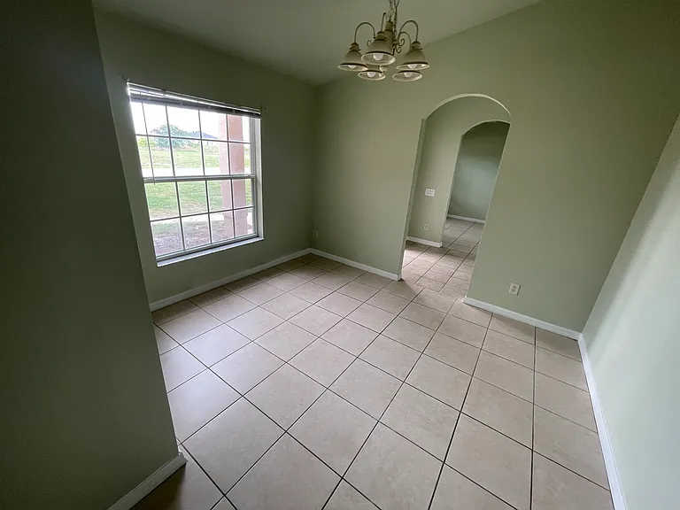 1637 NW 6th Pl — Photo 32
