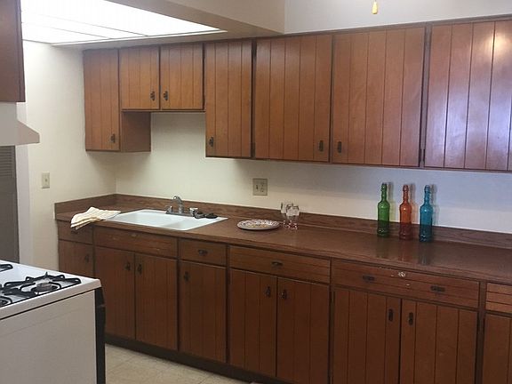 4th image of 2580 N Oakland Ave APT 107
