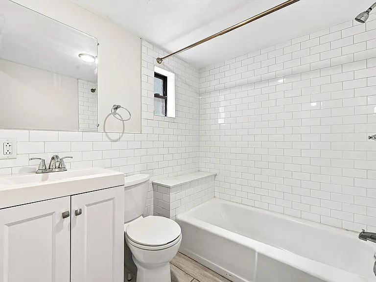 2107 Green St #2FF — Photo 2