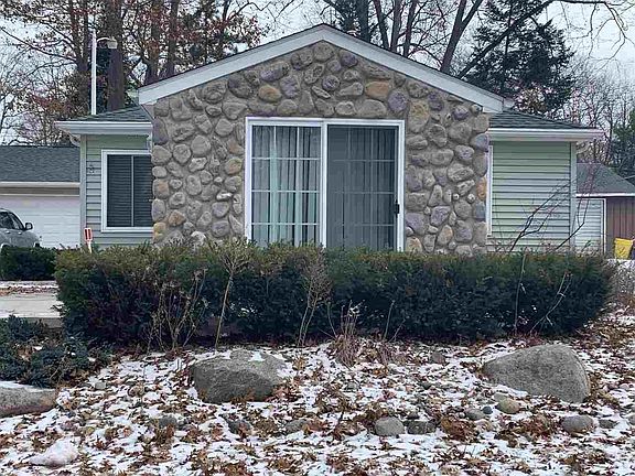 2nd image of 314 Edgewood Dr
