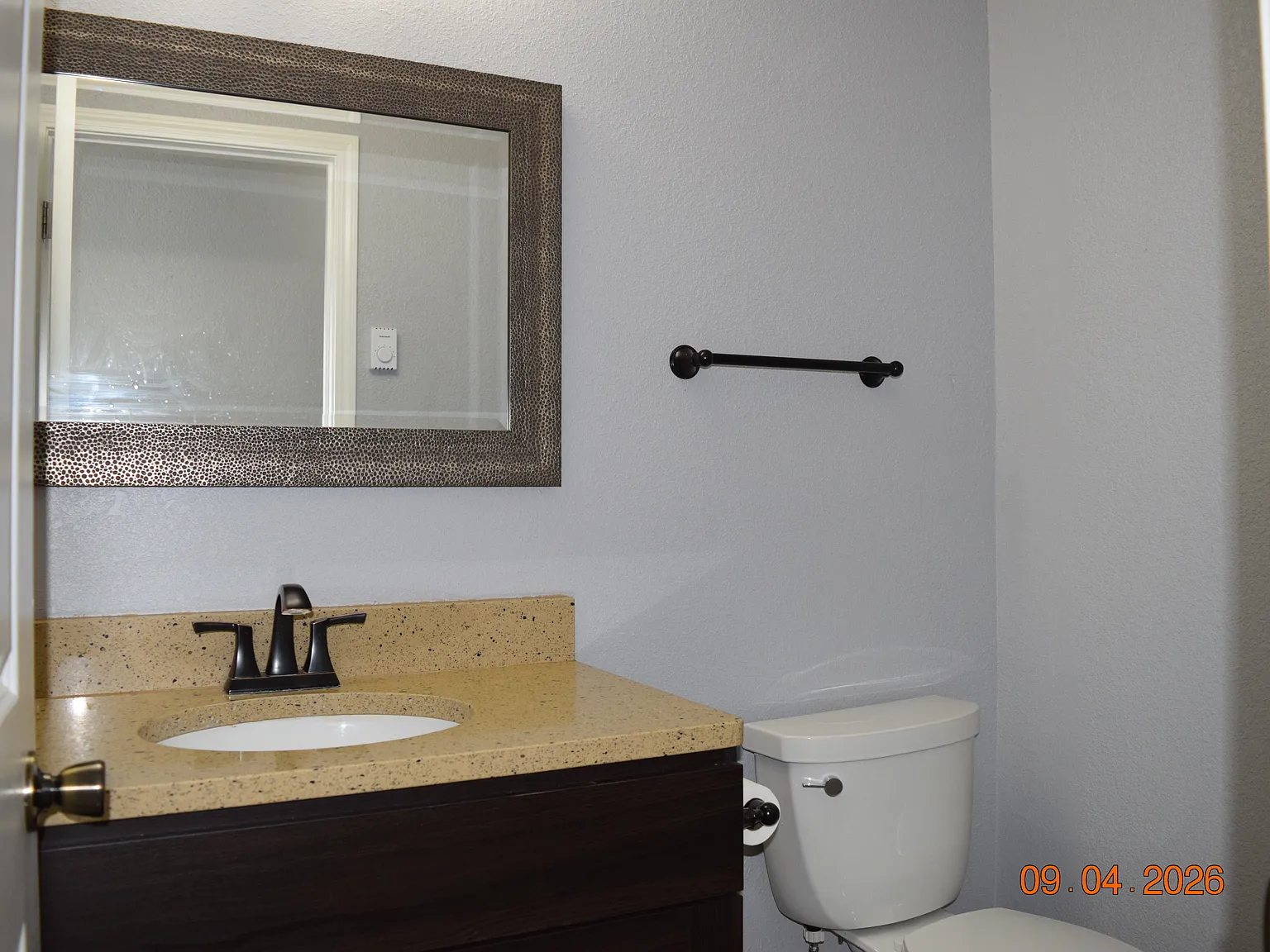2 bed, 1.5 bath, 890 sqft, $1,100 — Photo 4