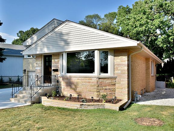 2nd image of 7928 W Leonora Ln