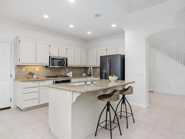 7200 Tanager Dr — Photo 4