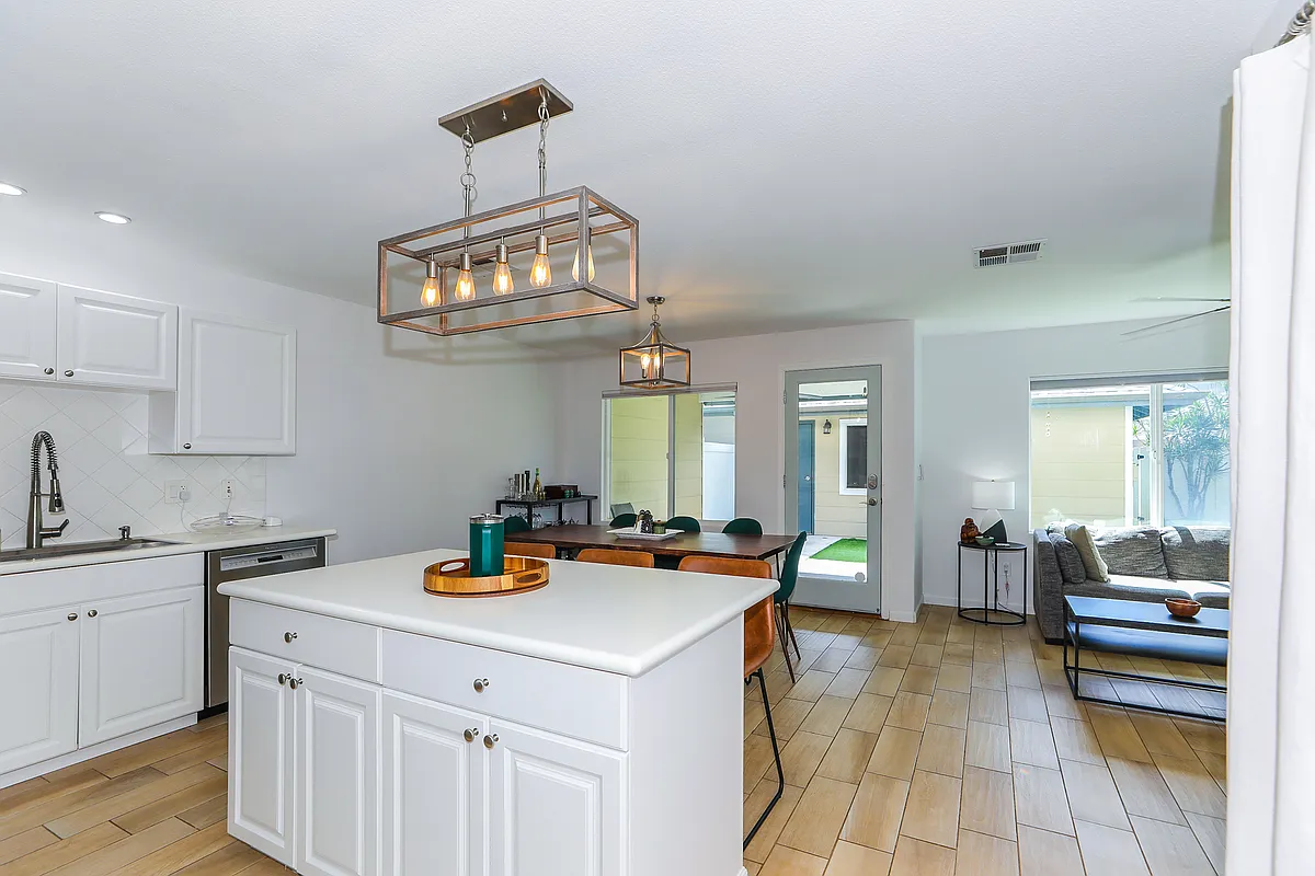 Building Photo - 91-1225 Kaileolea Dr