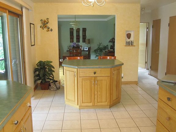 5th image of 3392 Parkway Dr