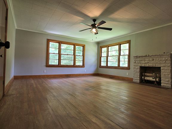 5th image of 105 Eastwood Dr