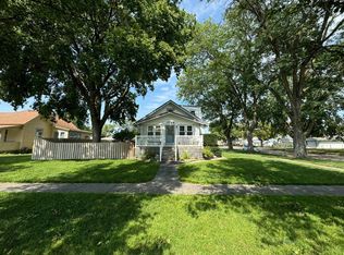 1504 10th St, Columbus, NE 68601