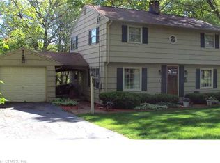 18 Menunketesuck Dr, Clinton, CT 06413