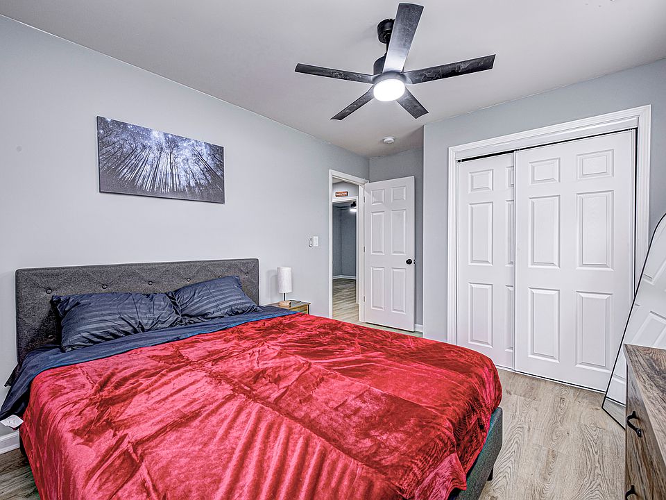 1st image of 3113 N Ashland Ave #4