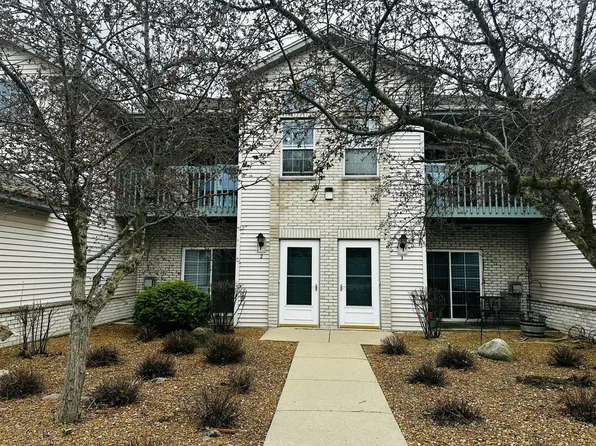 1821 East Racine AVENUE #2, Waukesha, WI 53186