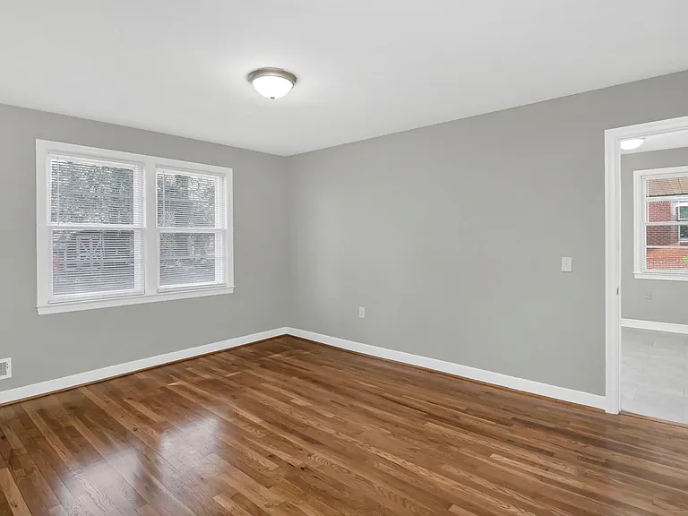1813 Fairlawn Cir — Photo 12