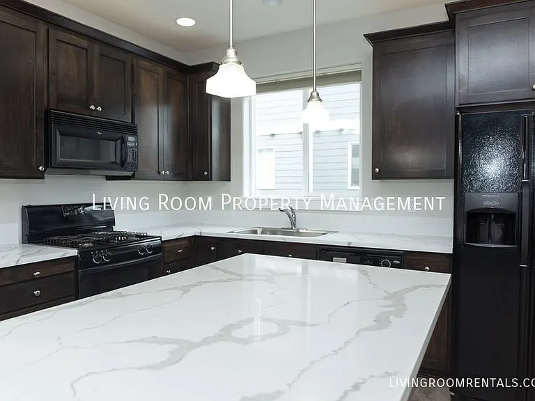 1142 SW 162nd Ave — Photo 5