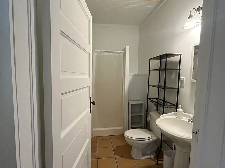 131 Oviedo St #1B — Photo 4