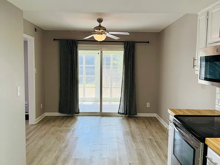 1471 Turkey Ridge Rd #B — Photo 9