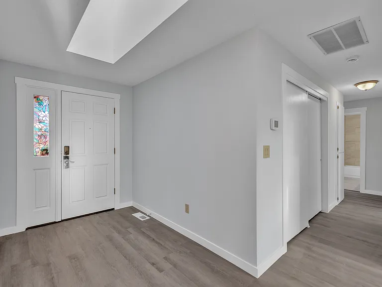 701 21st St SE — Photo 3