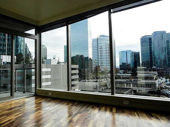3rd image of 10610 NE 9th Pl Unit 700