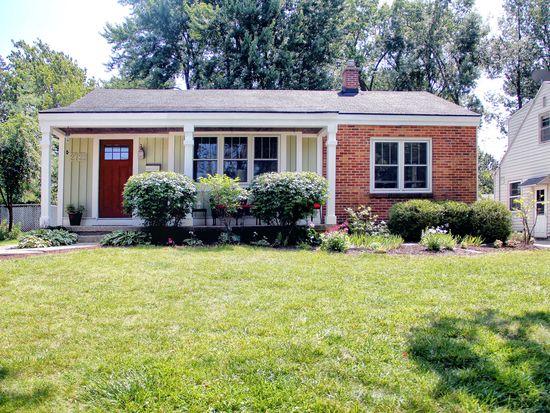 2722 Richards Dr Se East Grand Rapids Mi Zillow