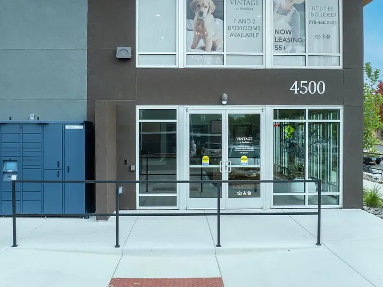 Exterior & Package Lockers