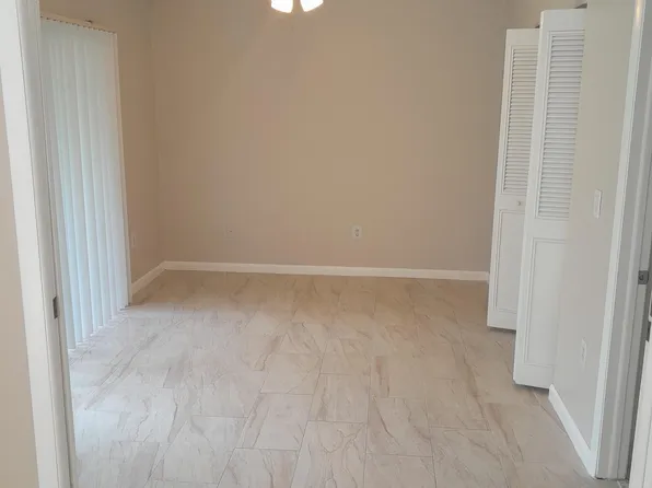9311 E Heather Ln, Hollywood, FL 33025