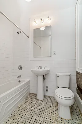 Rented by Emerson Realty NY LLC | media 6