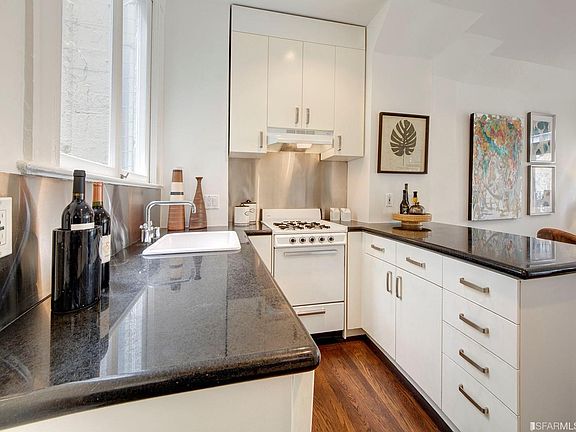 4th image of 929 Bush St APT 2