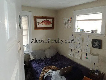 Gordon St — Photo 7