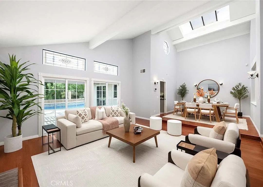 4 bed, 2455 sqft, $5,200 — Photo 2