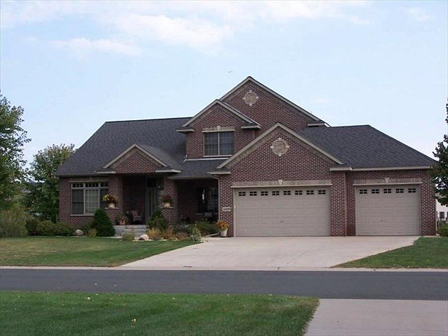 1st image of 10599 Sanctuary Dr NE
