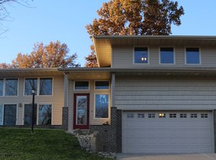 5121 S Lake Camelot Dr, Mapleton, IL 61547