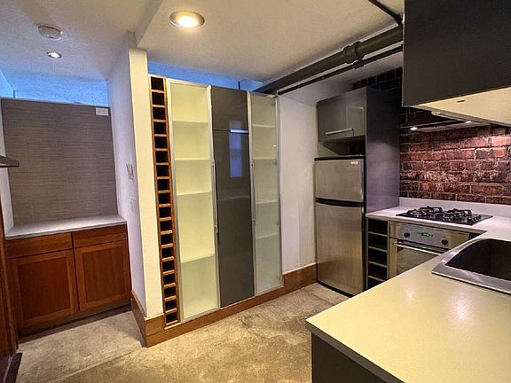 5th image of 718 18th St #A