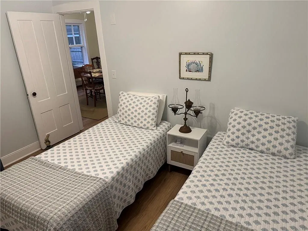 3 bed, 1.0 bath, 800 sqft, $3,200 — Photo 4