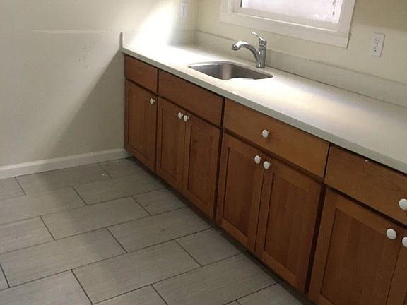 5th image of 517 Linden Ave APT 4