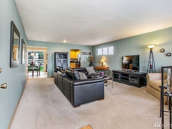3rd image of 18615 17th Avenue Ct E
