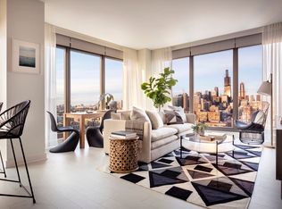 1055 W Van Buren St #2011, Chicago, IL 60607