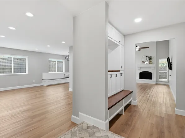 2117 Via Estrada, Carrollton, TX 75006