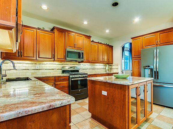 2nd image of 13274 N Pioneer Way