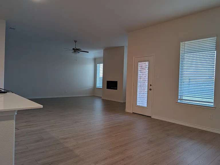 2112 Eugene St — Photo 4