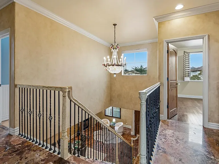 4760 Sea Crest Dr — Photo 7