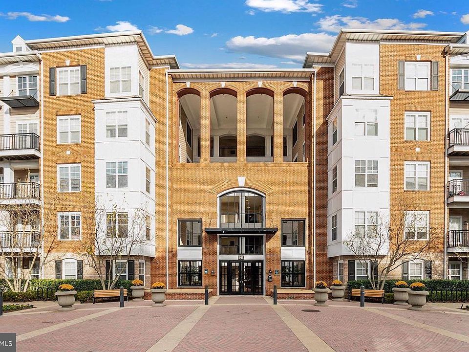 1st image of 501 Hungerford Dr APT 310
