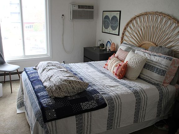 4th image of 615 15th Ave SE APT 101