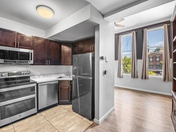 48 Washington Ave APT 202, Chelsea, MA 02150