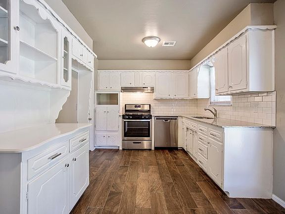 3rd image of 4725 Spiva Dr