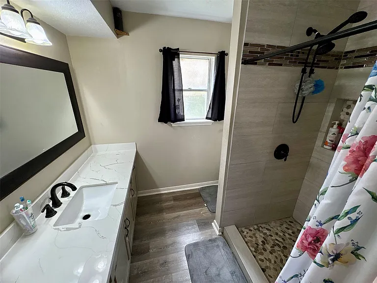 21802 Rotherham Dr — Photo 15
