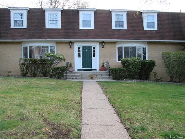 1st image of 13 Essex Ln APT 2A