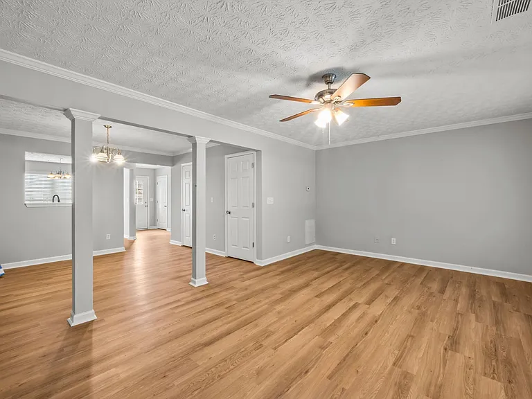 2754 Valley Green Dr — Photo 4