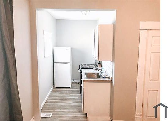 5th image of 208 S Yale Ave